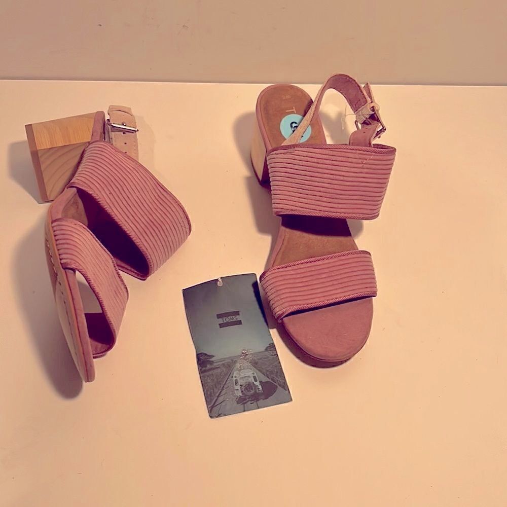 Nwt Toms Poppy  light mauve corduroy 2.5” block wooden heel sandals